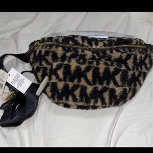 Michael Kors Erin fuzzy Fanny pack